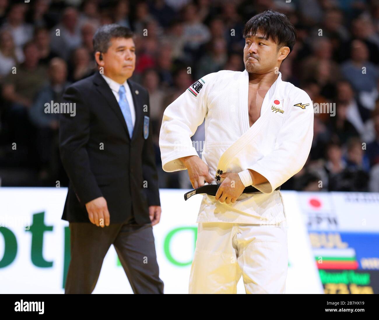 Paris, France - 8 février 2020: Soichi Hashimoto pour le Japon contre Hristov pour la Bulgarie, hommes -73 kg, quatrième manche (crédit: Mickael Chavet) Banque D'Images