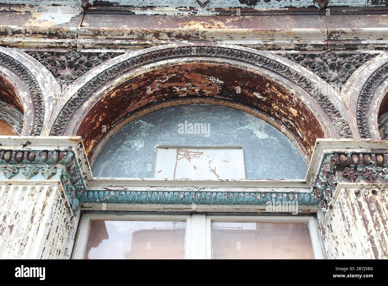 Architecture en fonte à Philadelphie, en Pennsylvanie, aux États-Unis. Ancienne façade en fonte dans un bâtiment. Banque D'Images