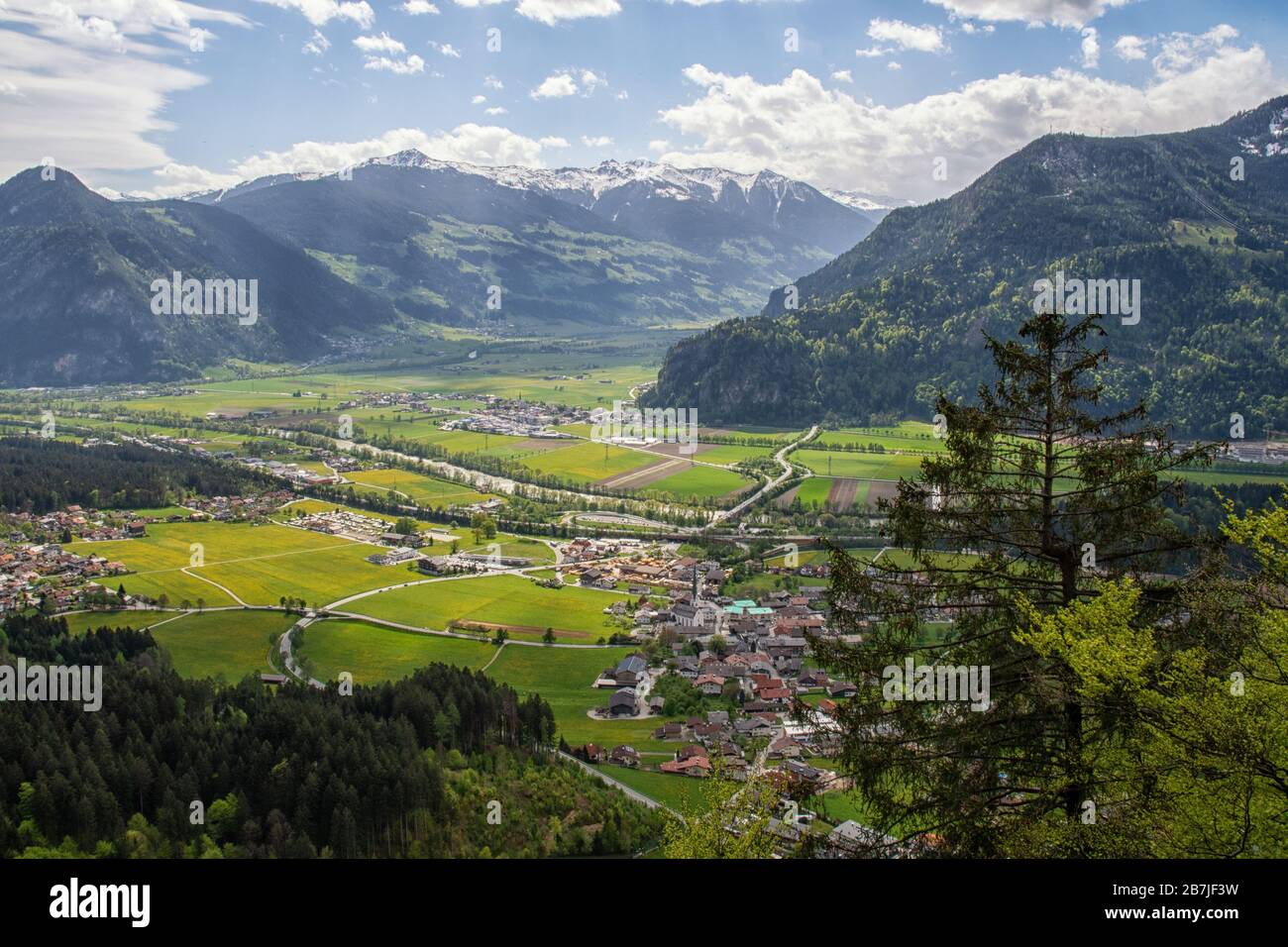 Wiesing dans la vallée du Lower Inn dans les Alpes autrichiennes Banque D'Images