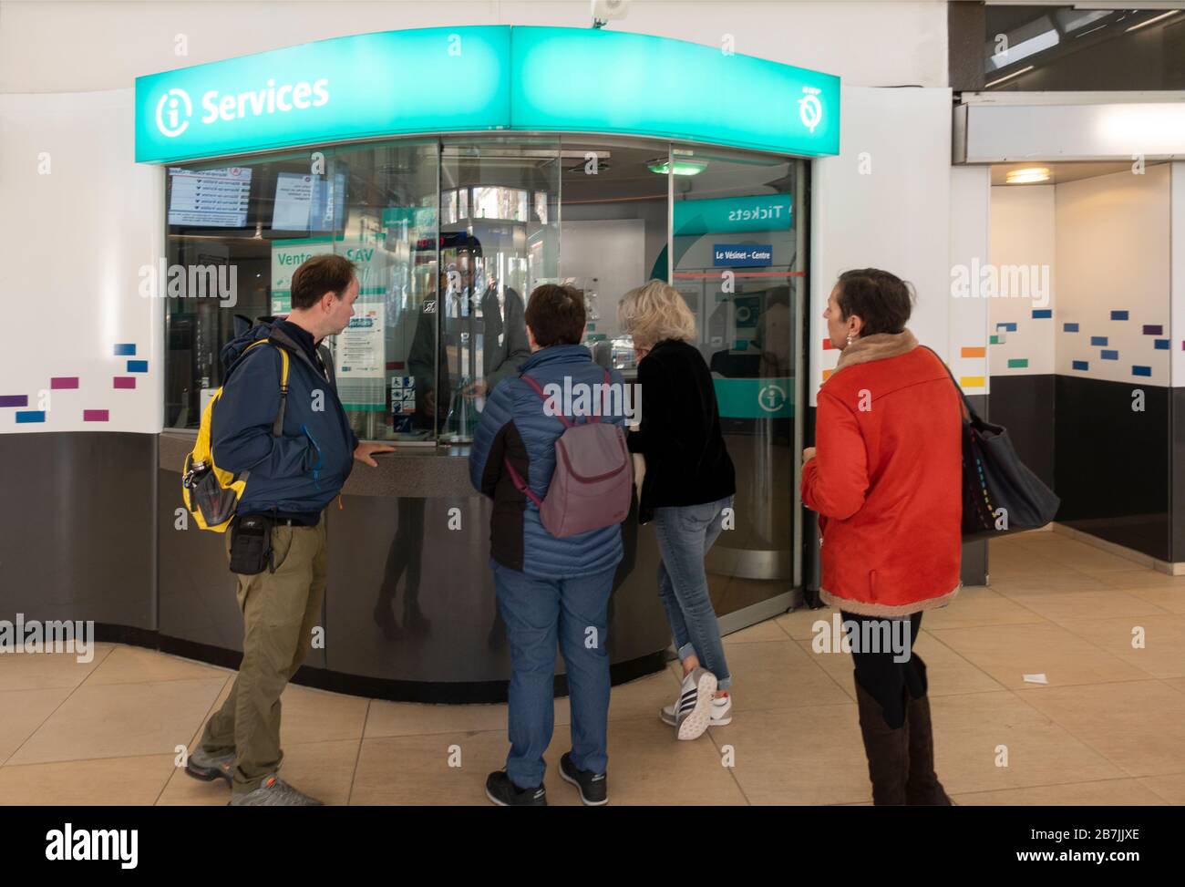 Achat de billets à la gare RER le Vesinet France Banque D'Images