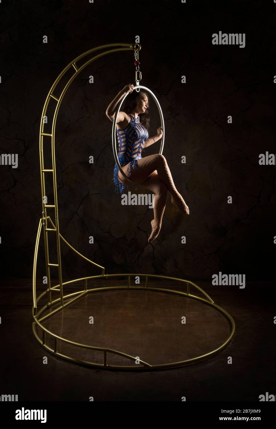 Cirque Acrobatie Dans Les Airs Banque d'image et photos - Alamy