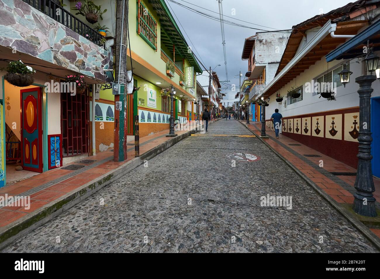 Vue sur la rue colorée de Guatape Colombie Banque D'Images