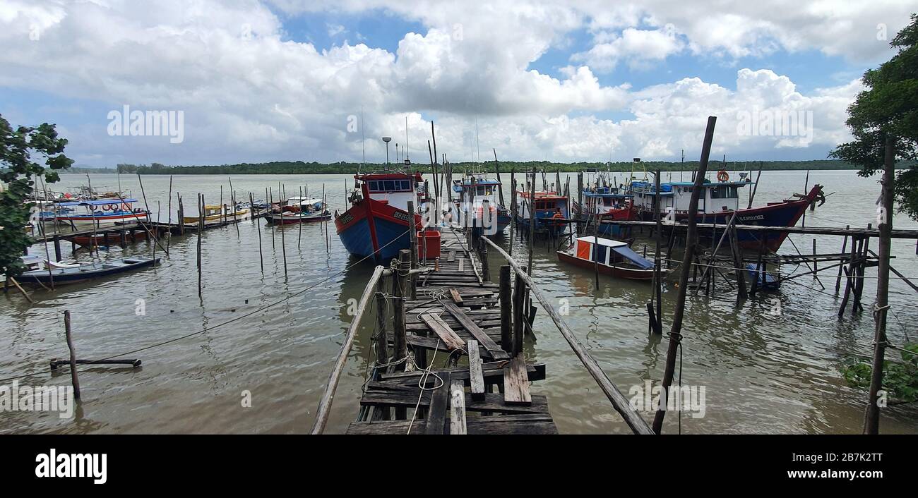 Telaga Air, Sarawak / Malaisie - 15 mars 2020: Le beau village de pêche de Telaga Air Banque D'Images