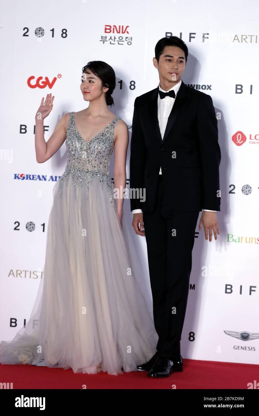 l-actrice-japonaise-erika-carata-et-l-acteur-masahiro-higashide