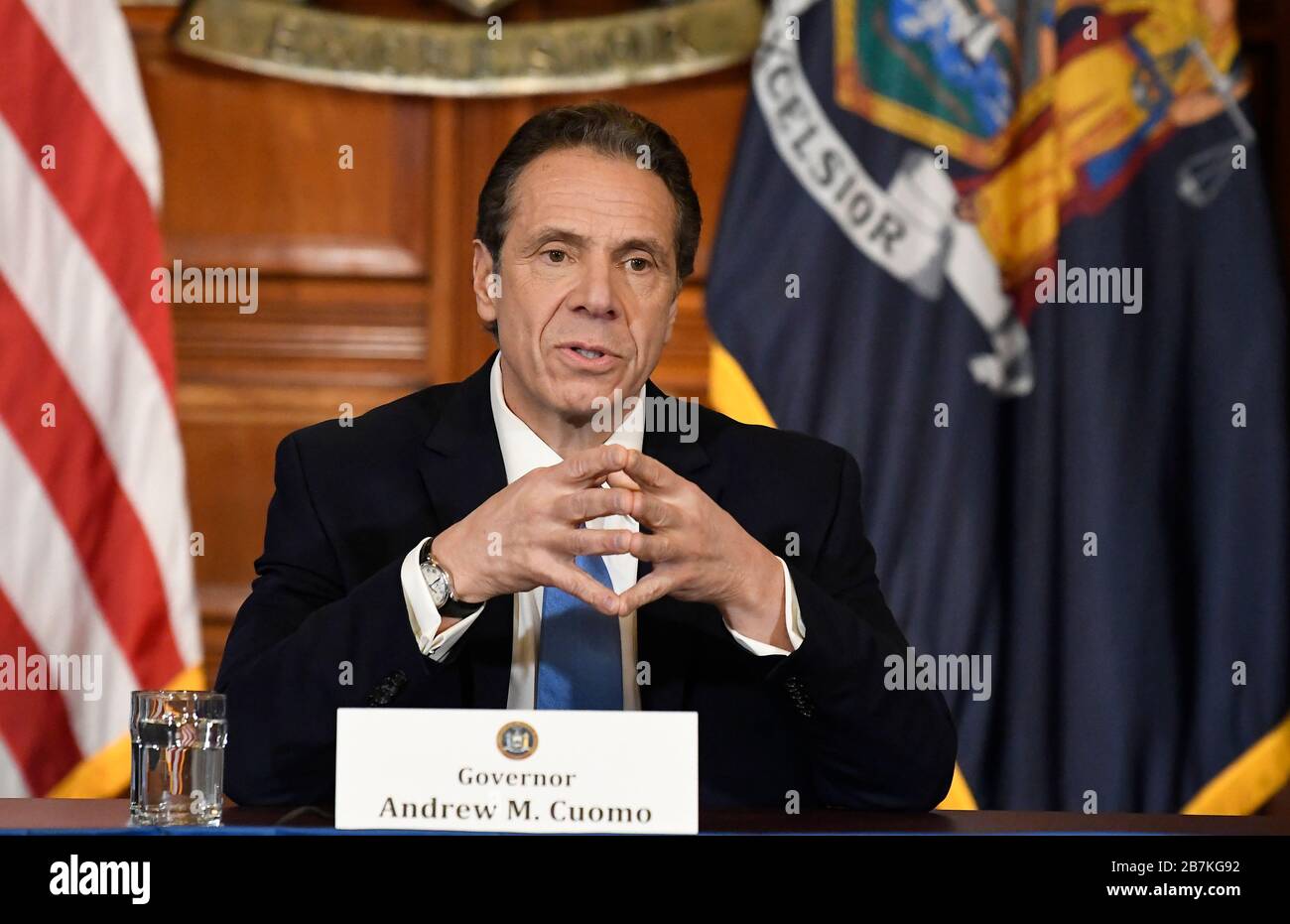 Albany,New York / États-Unis 3/16/20 New York Gov. Andrew Cuomo fait le point sur le Coronavirus lors d'une conférence de presse au Capitole de l'État. Banque D'Images