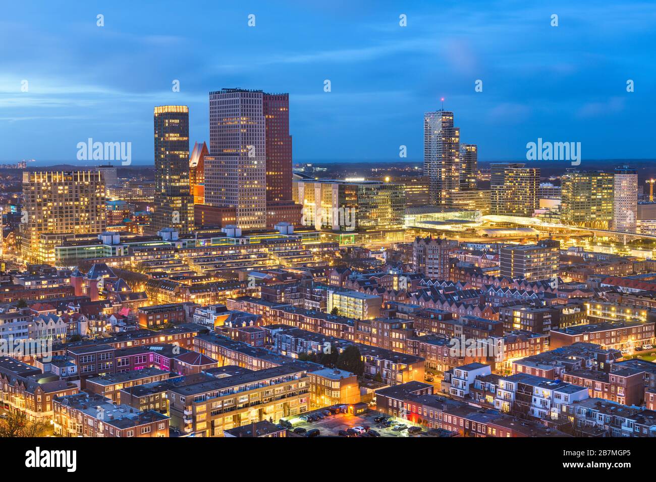 La Haye, centre-ville des Pays-Bas au crépuscule. Banque D'Images