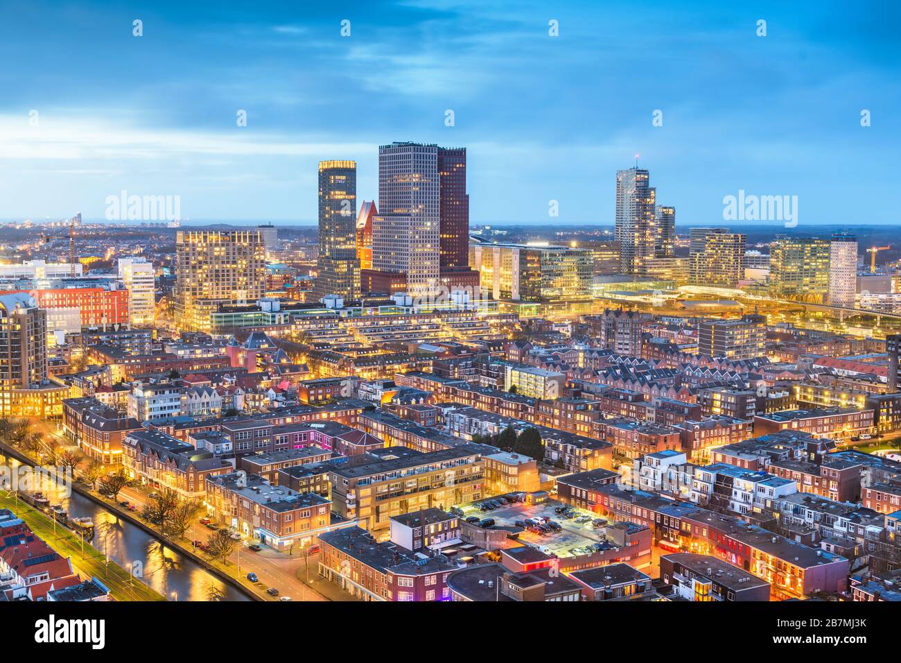 La Haye, centre-ville des Pays-Bas au crépuscule. Banque D'Images