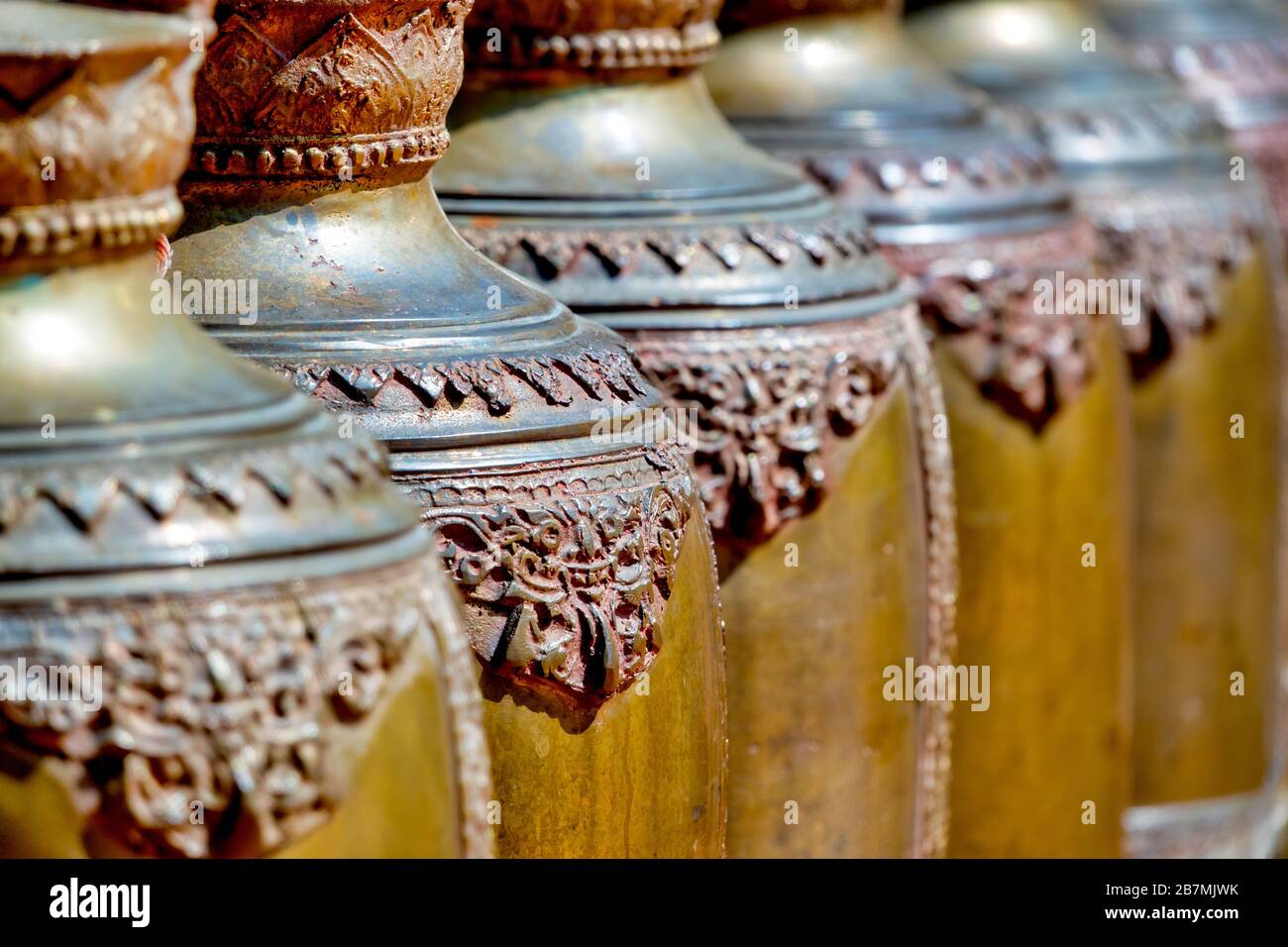 Cloches de prière dans Wat Phra Singh, Chiang Mai, Thaïlande Banque D'Images