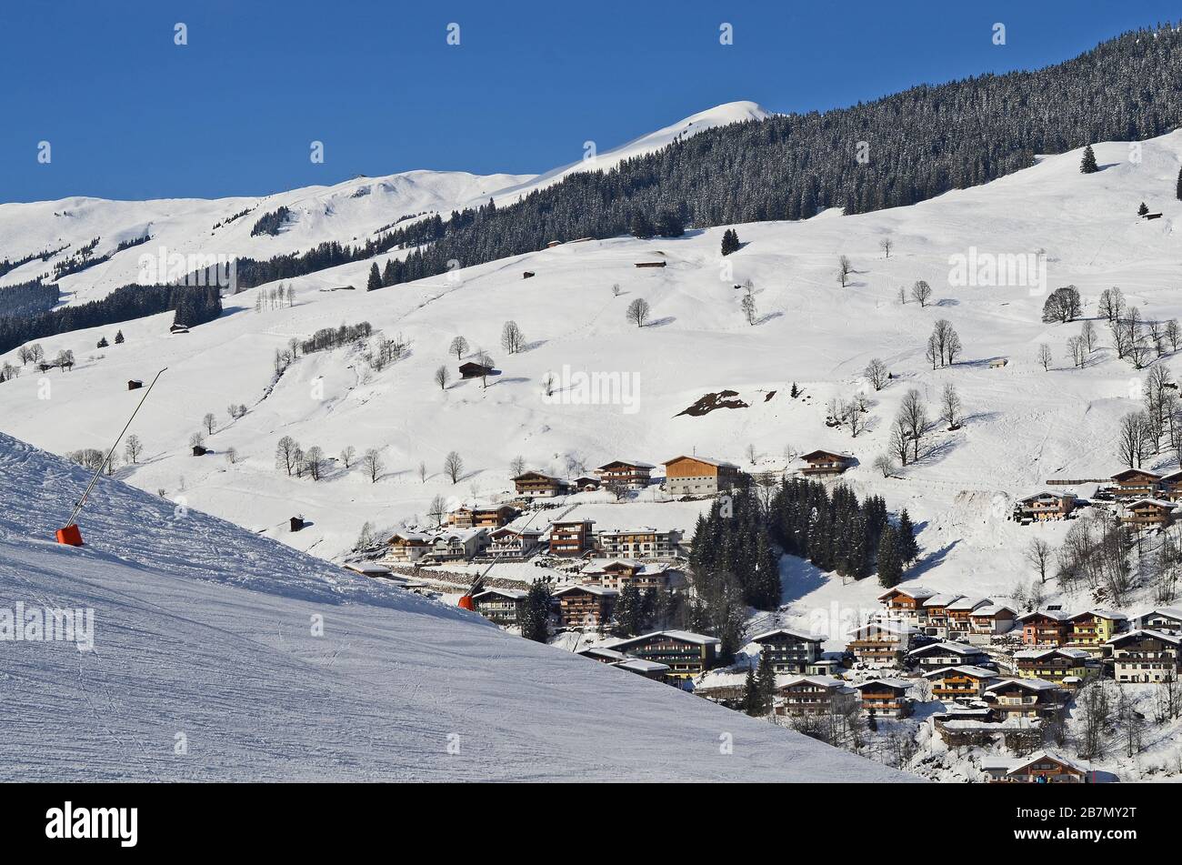 Autriche, hiver dans la station de ski Saalbach-Hinterglemm à Salzbourg  Photo Stock - Alamy