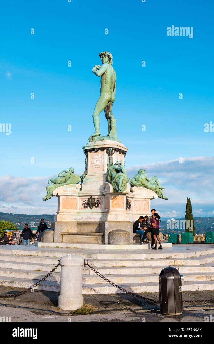 Copie en bronze de David sculpture, Piazzale Michelangelo, Florence, Italie Banque D'Images