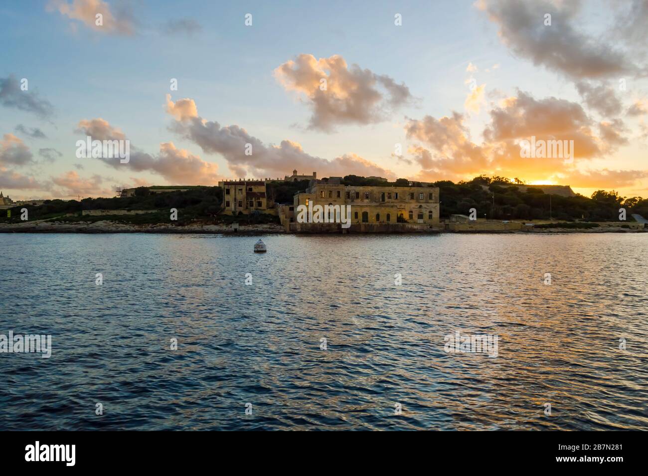 Île de Manoel à Gzira depuis le port de Marsamxett, en face de la Valette, Malte Banque D'Images Île de Manoel à Gzira depuis le port de Marsamxett, en face de la Valette, Malte Banque D'Images