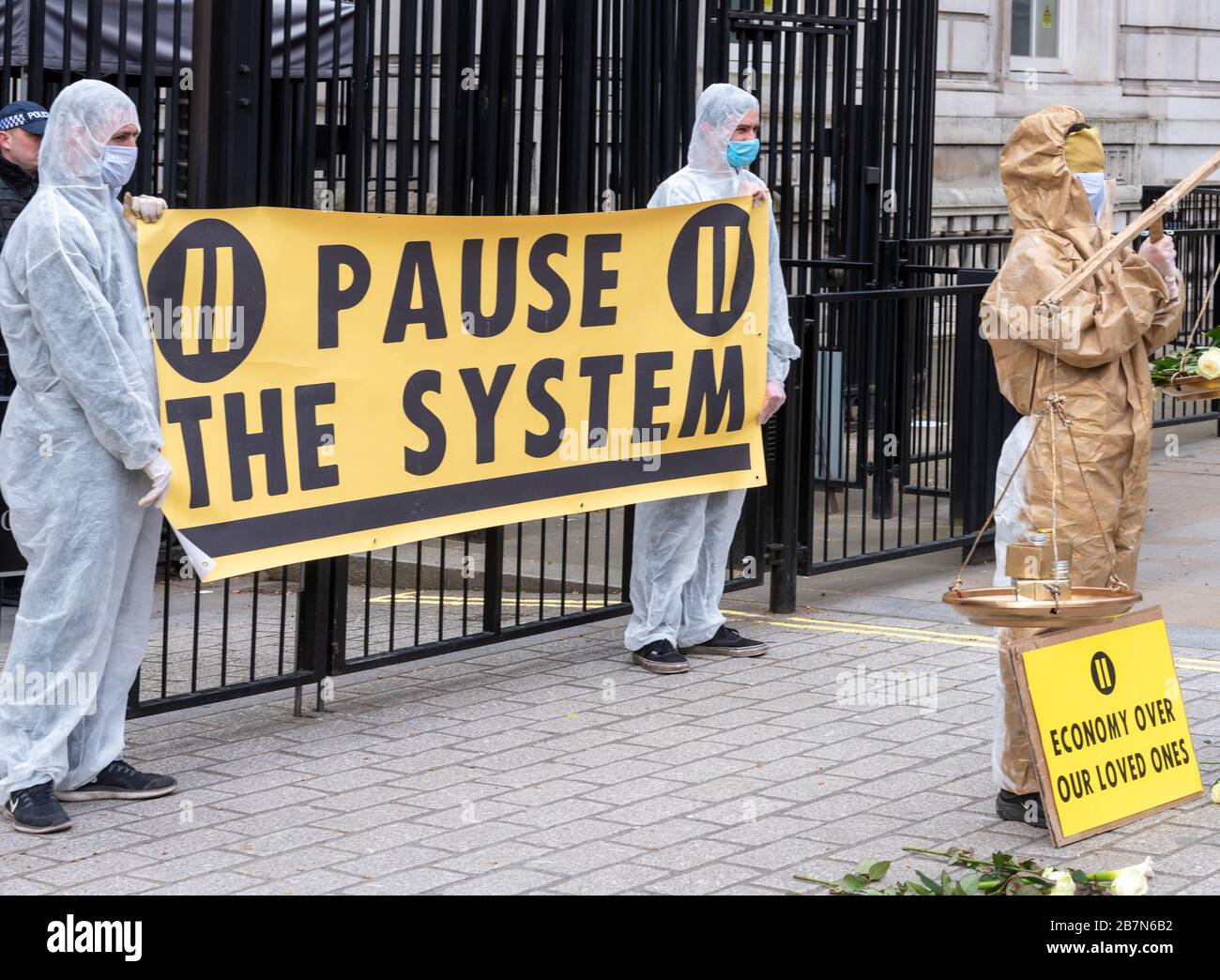 Londres, Royaume-Uni. 17 mars 2019. Protestation contre l'extinction des Rébellions à l'extérieur de Downing Street, Londres crédit: Ian Davidson/Alay Live News Banque D'Images