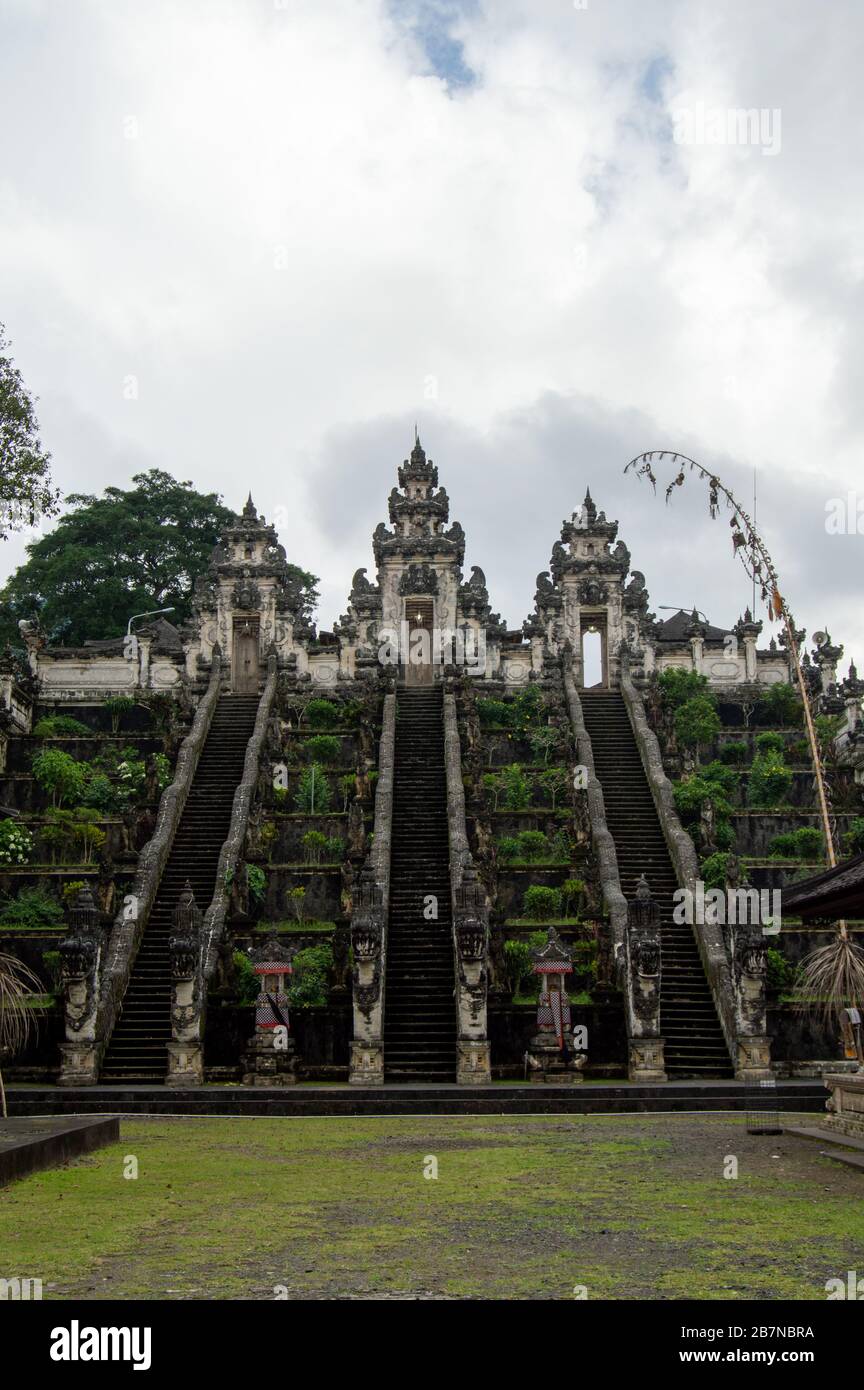 Entrée majestueuse du Pura Penataran Agung Lempuyang Banque D'Images