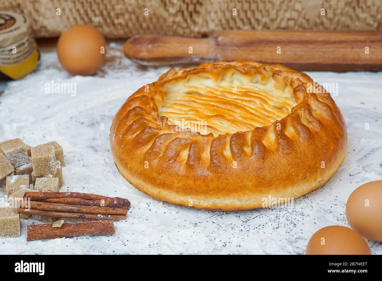 tarte sur le plateau de cuisson Banque D'Images