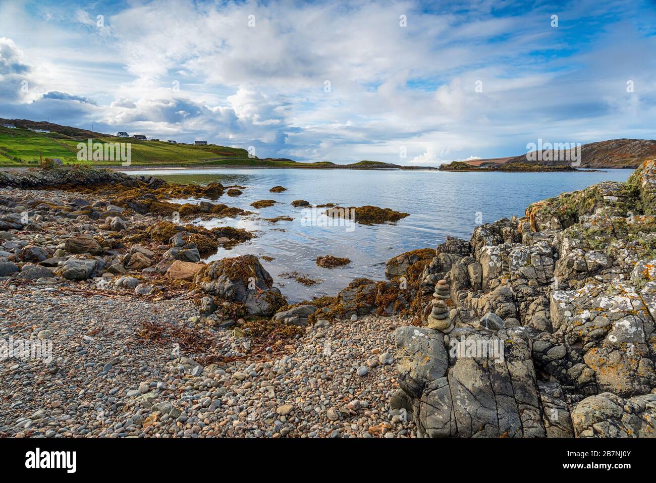 La plage rocheuse de Scourie dans le nord-ouest de l'Écosse Banque D'Images