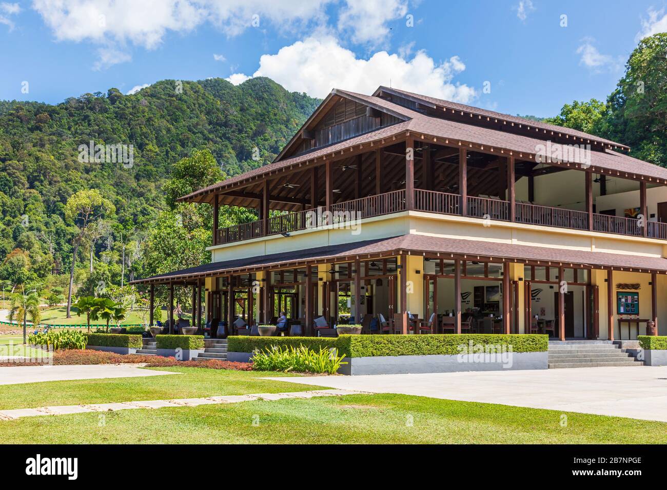 Pavillon et bureaux du Rainforest course, du club de golf d'Els, de Teluk Dai, Langkawi, Malaisie, Asie. Le club a été conçu par Ernie Els, Banque D'Images