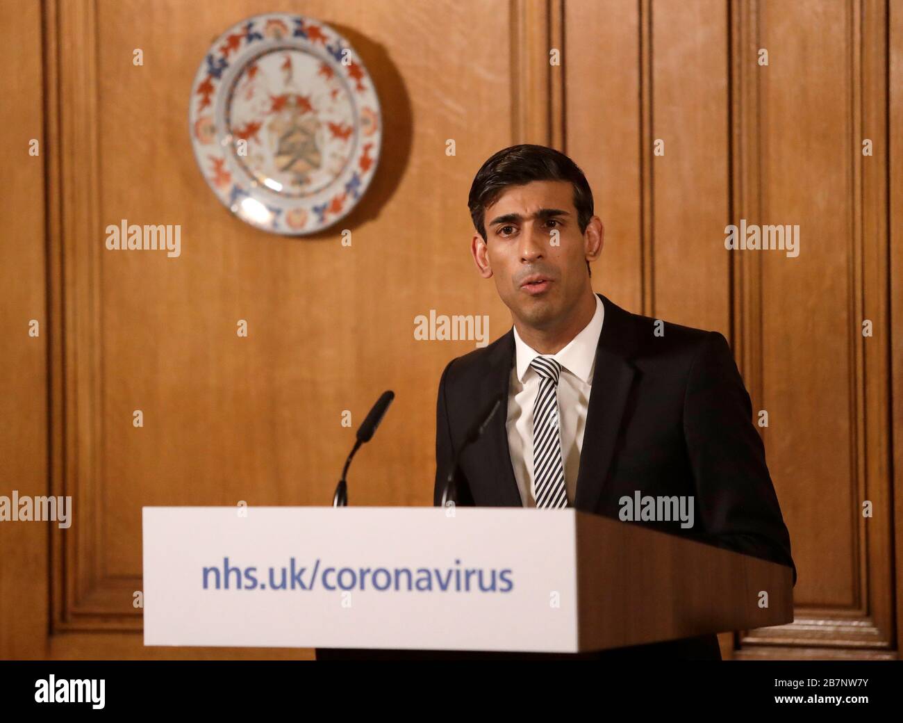 Le chancelier Rishi Sunak a parlé à un exposé des médias à Downing Street, Londres, sur Coronavirus (COVID-19). Date de l'image: Mardi 17 mars 2020. Voir l'histoire de PA SANTÉ Coronavirus. Crédit photo devrait lire: Matt Dunham/PA fil Banque D'Images