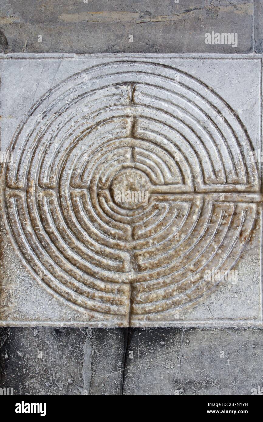 Labyrinthe (XIIe/XIIIe siècle après Jésus-Christ) sur le portique de la cathédrale de San Martino à Lucques, Italie Banque D'Images