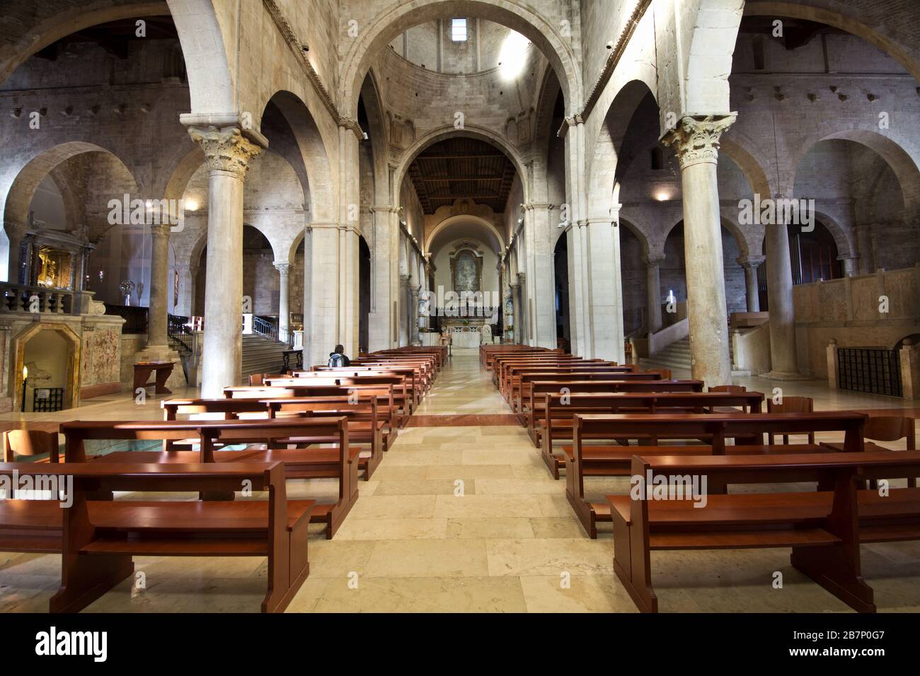 Intérieur de la Cathédrale Saint Cyriacus le Martyr, un mélange de style roman, byzantin et gothique - Ancône, Marche, Italie Banque D'Images