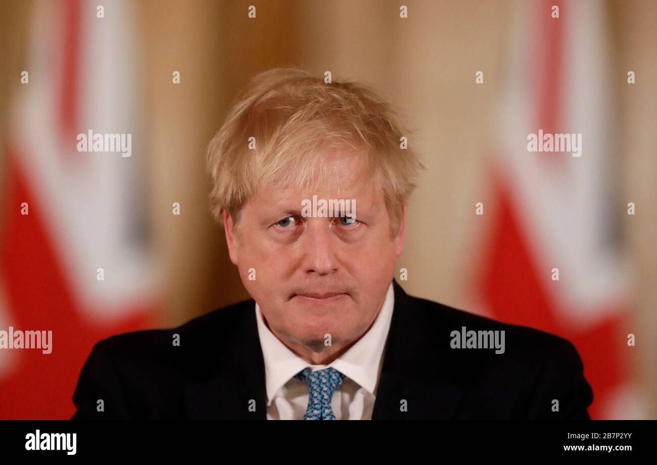 Le Premier ministre Boris Johnson a parlé à un exposé des médias à Downing Street, Londres, sur Coronavirus (COVID-19). Date de l'image: Mardi 17 mars 2020. Voir l'histoire de PA SANTÉ Coronavirus. Crédit photo devrait lire: Matt Dunham/PA fil Banque D'Images