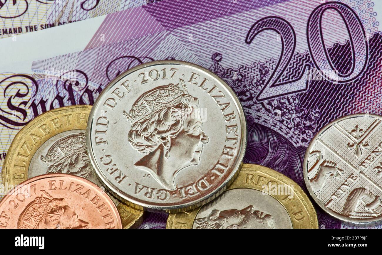 Pièces britanniques sur les nouveaux billets en polymère 2020 £20 Banque D'Images