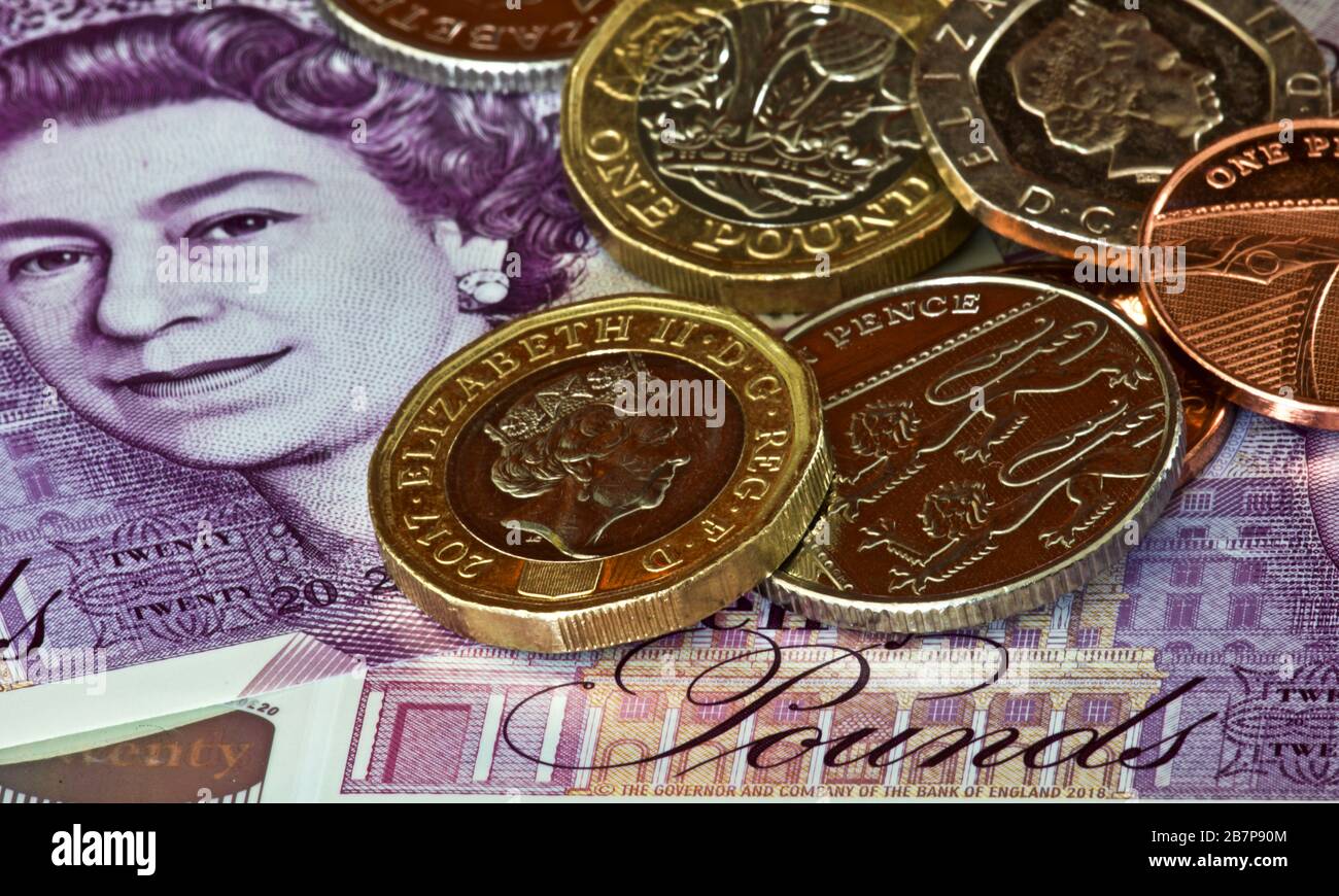Pièces britanniques sur les nouveaux billets en polymère 2020 £20 Banque D'Images