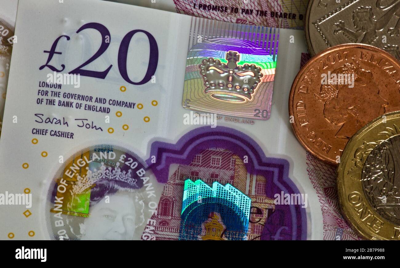 Pièces britanniques sur les nouveaux billets en polymère 2020 £20 Banque D'Images