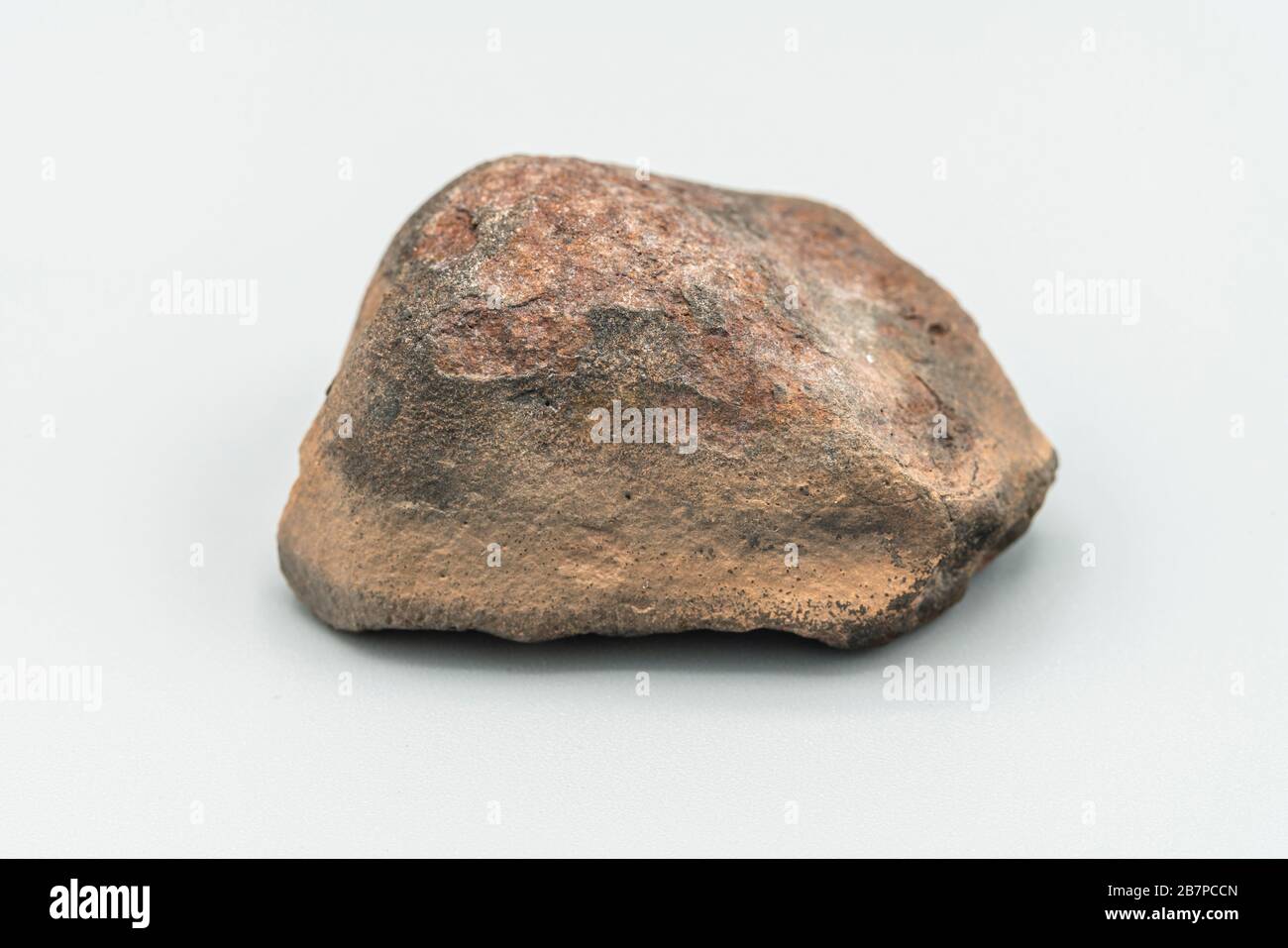 Météorite chondrite L6W2 Type isolé, morceau de roche formé comme astéroïde dans l'univers à pendant la création du système solaire Banque D'Images