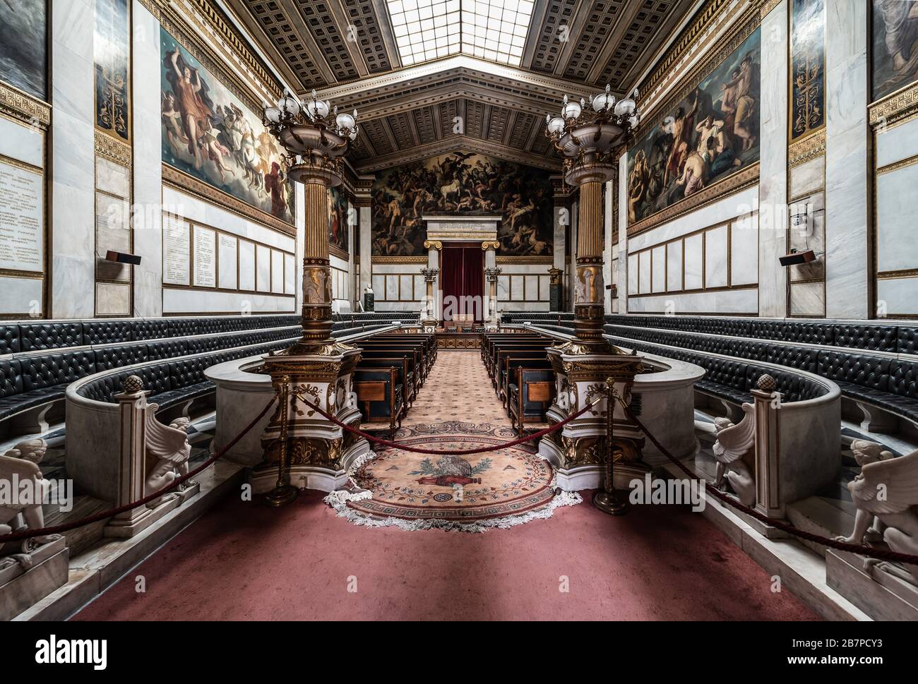 Vieille ville d'Athènes, Attica/ Grèce - 12 28 2019: Intérieur de l'Académie nationale grecque de style néo-classique avec ornements Banque D'Images