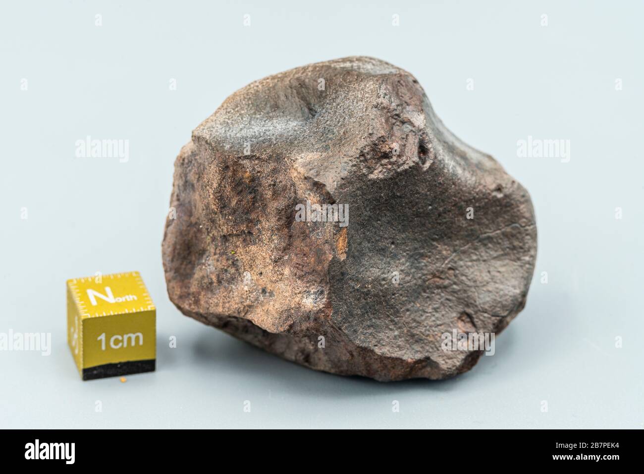Météorite chondrite L6W2 Type isolé, morceau de roche formé comme astéroïde dans l'univers à pendant la création du système solaire Banque D'Images