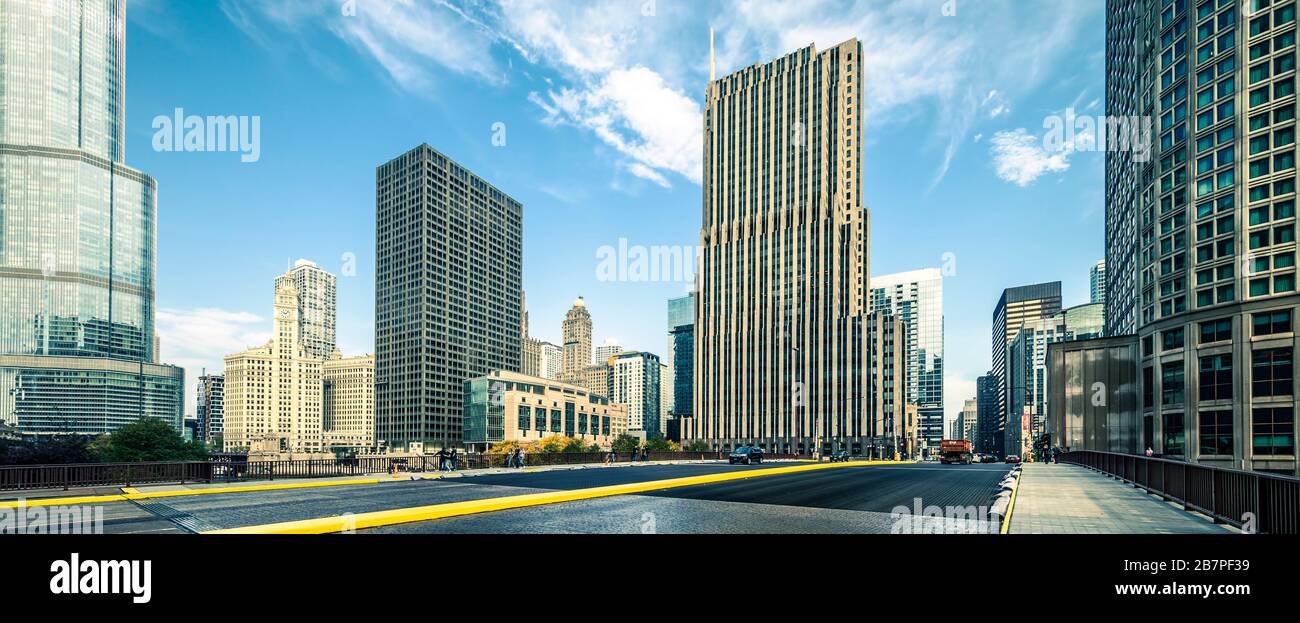 Voir des bâtiments et des routes à Chicago, aux États-Unis, le traitement photographique spécial. Banque D'Images