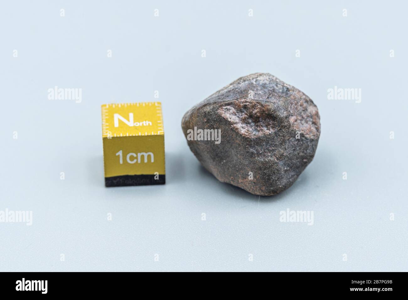 Météorite chondrite L6W2 Type isolé, morceau de roche formé comme astéroïde dans l'univers à pendant la création du système solaire Banque D'Images