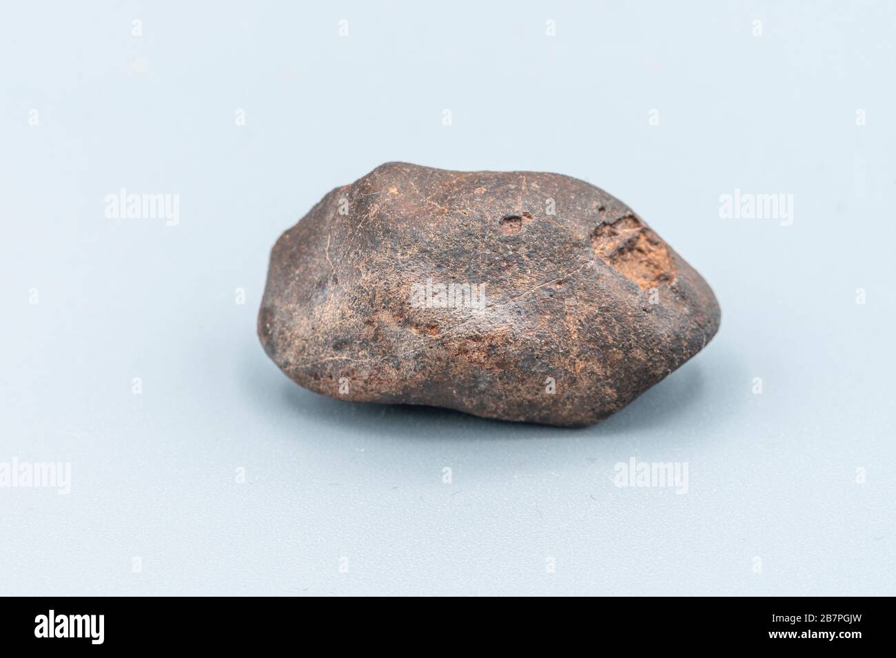 Météorite chondrite L6W2 Type isolé, morceau de roche formé comme astéroïde dans l'univers à pendant la création du système solaire Banque D'Images