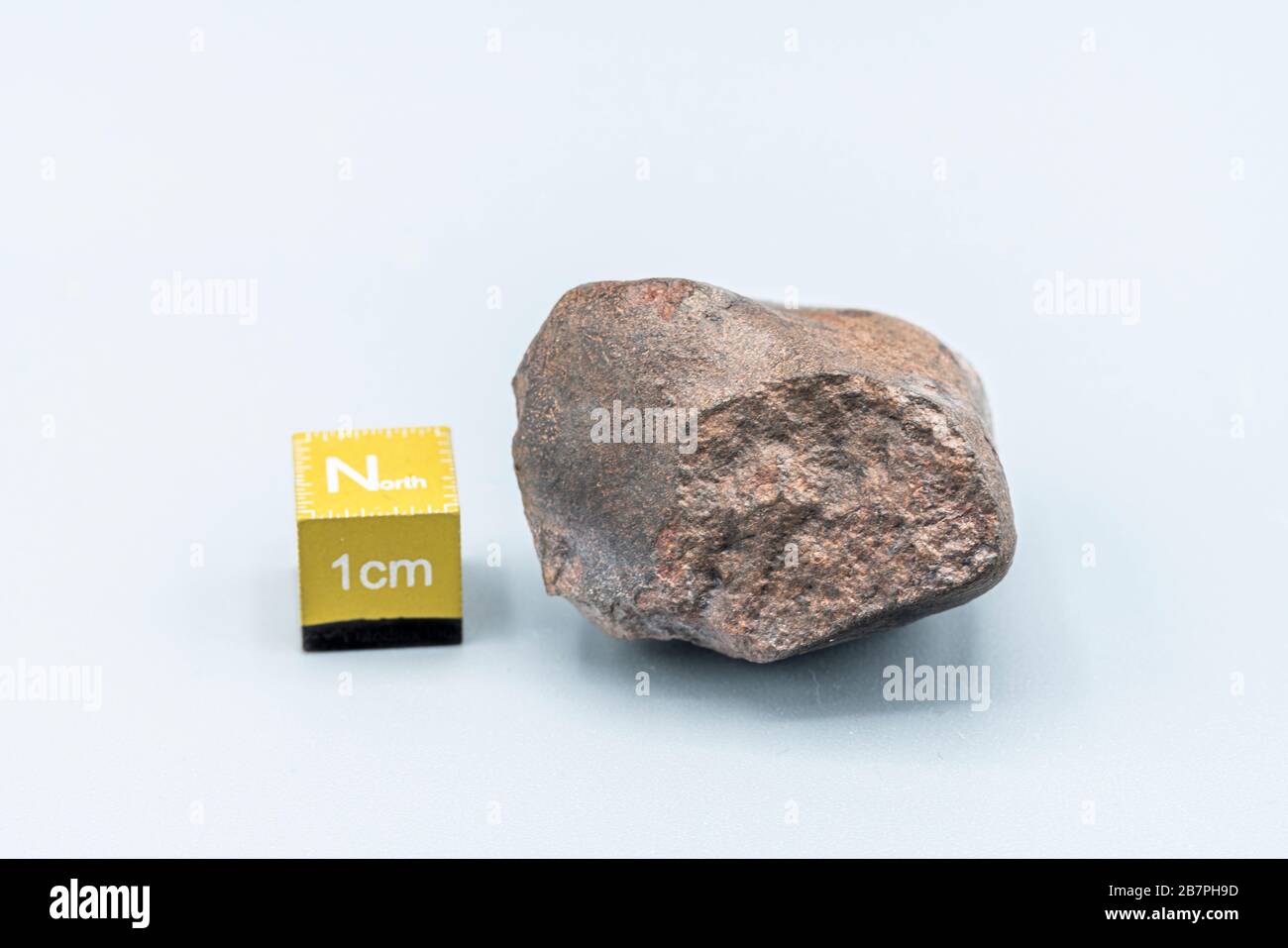 Météorite chondrite L6W2 Type isolé, morceau de roche formé comme astéroïde dans l'univers à pendant la création du système solaire Banque D'Images