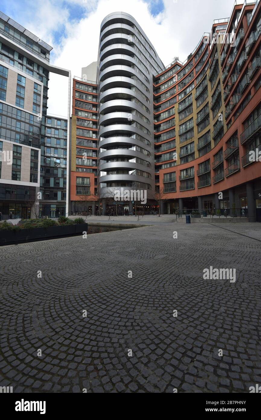 Vue sur Merchant Square au bassin de Paddington, Londres. Banque D'Images