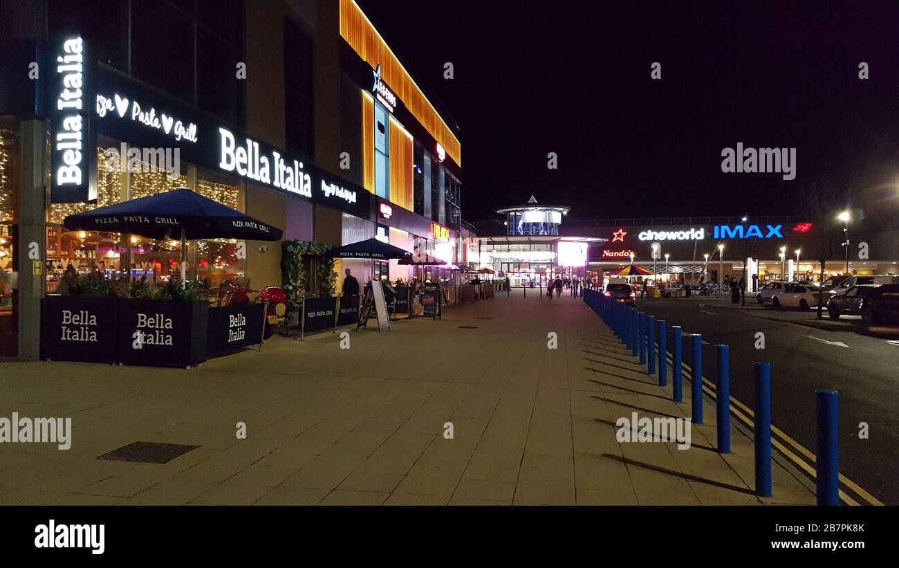 Festival Leisure Park à Basildon, dans l'Essex, un complexe de divertissement avec cinéma, bowling, wakeboard, boîtes de nuit, bars et restaurants. Banque D'Images