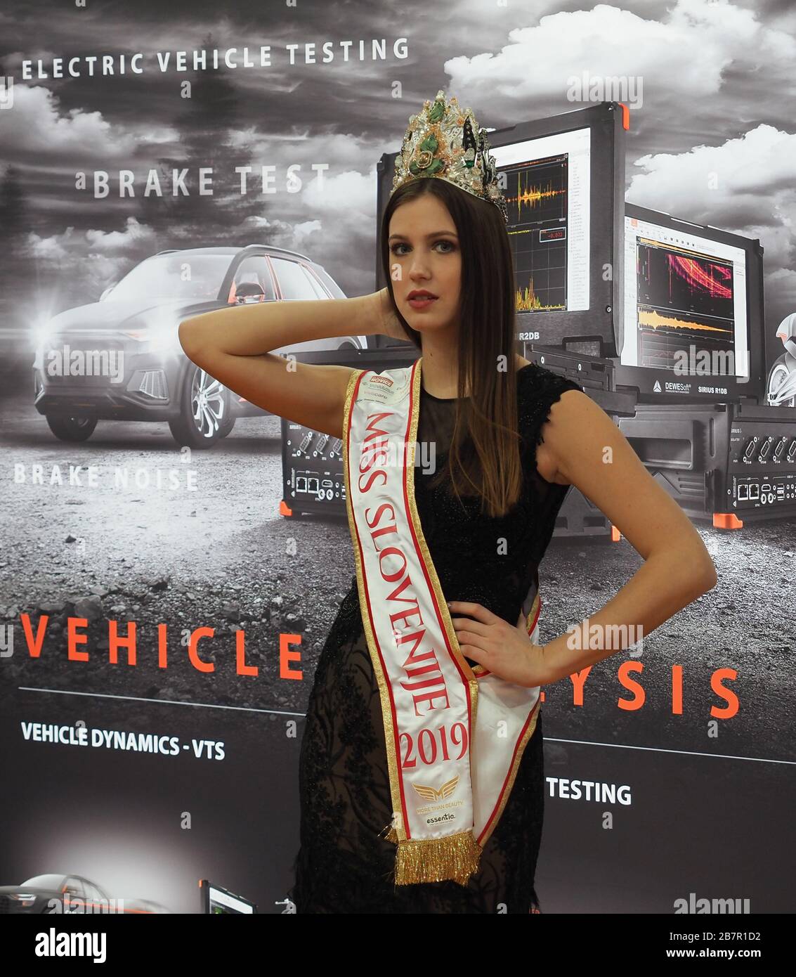 Turin, ITALIE - VERS FÉVRIER 2020: Miss Slovénie 2019 Spila Alic Banque D'Images