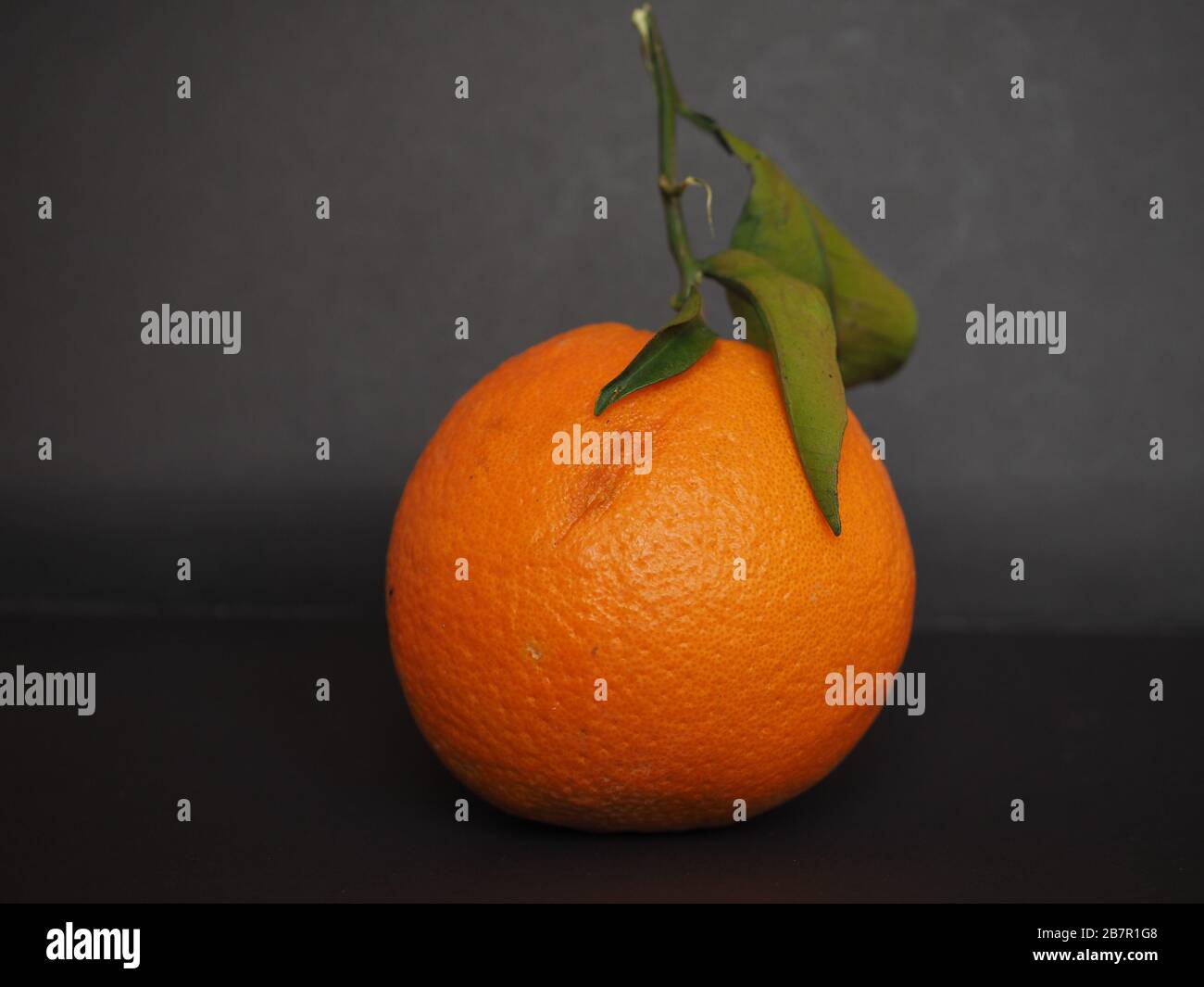 Orange douce (Citrus sinensis x) fruits nourriture végétarienne Banque D'Images