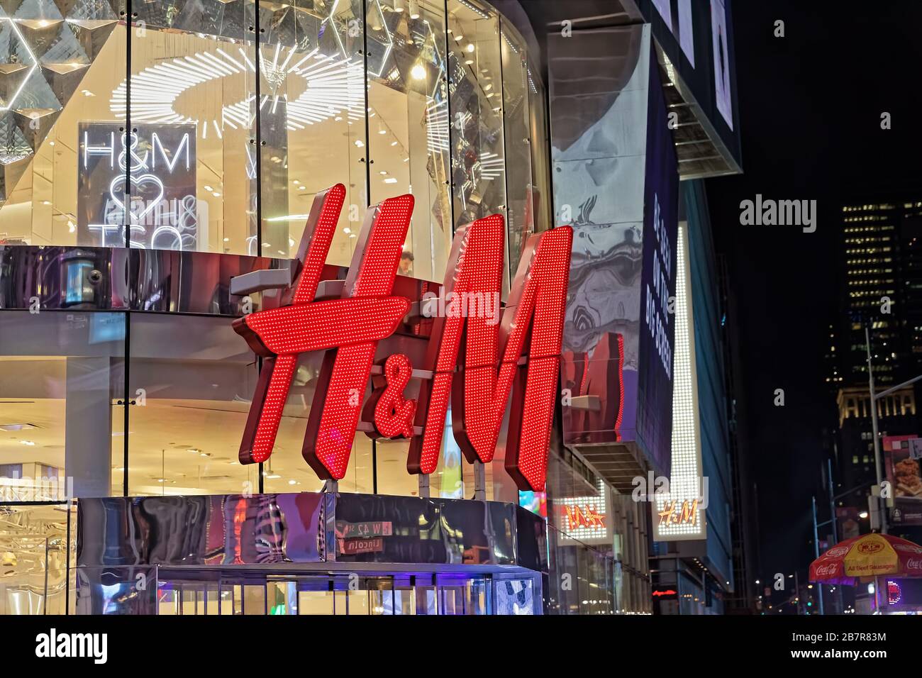 Boutique HM sur Broadway New York Banque D'Images