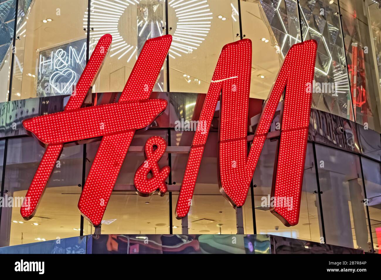 Boutique HM sur Broadway New York Banque D'Images