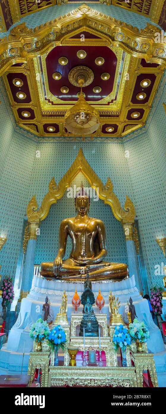 C'est le solide Bouddha d'or à Bangkok Chinatown, avec un poids de 5,5 tonnes. Banque D'Images
