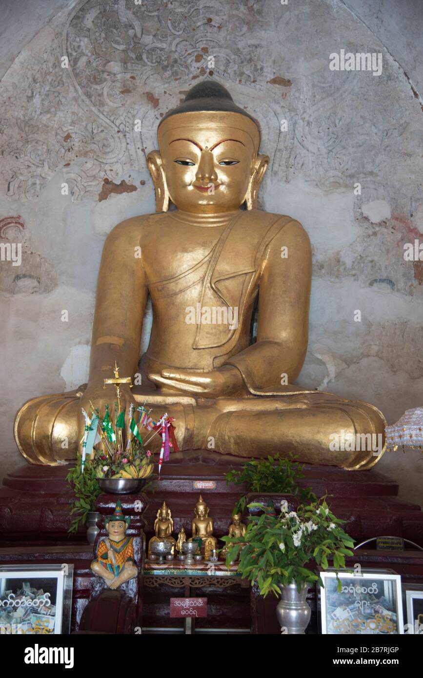 Myanmar: Temple de Bagan-Daw Palin Phaya, Bouddha assis à Padmasana 1203 A.D. Banque D'Images