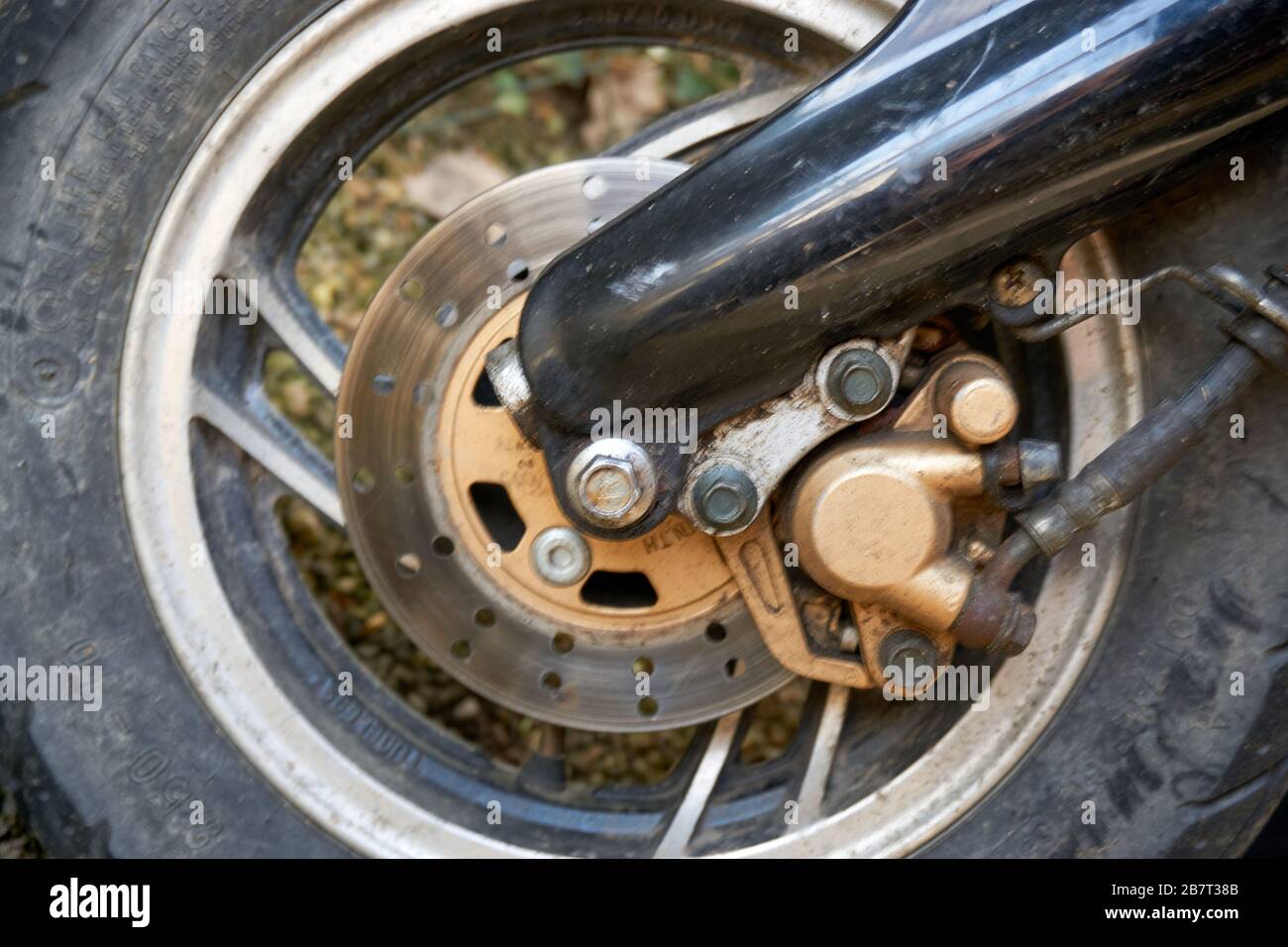 Frein de disque de moto avec système ABS . moto de roue avant grande moto.  Freins ABS Photo Stock - Alamy