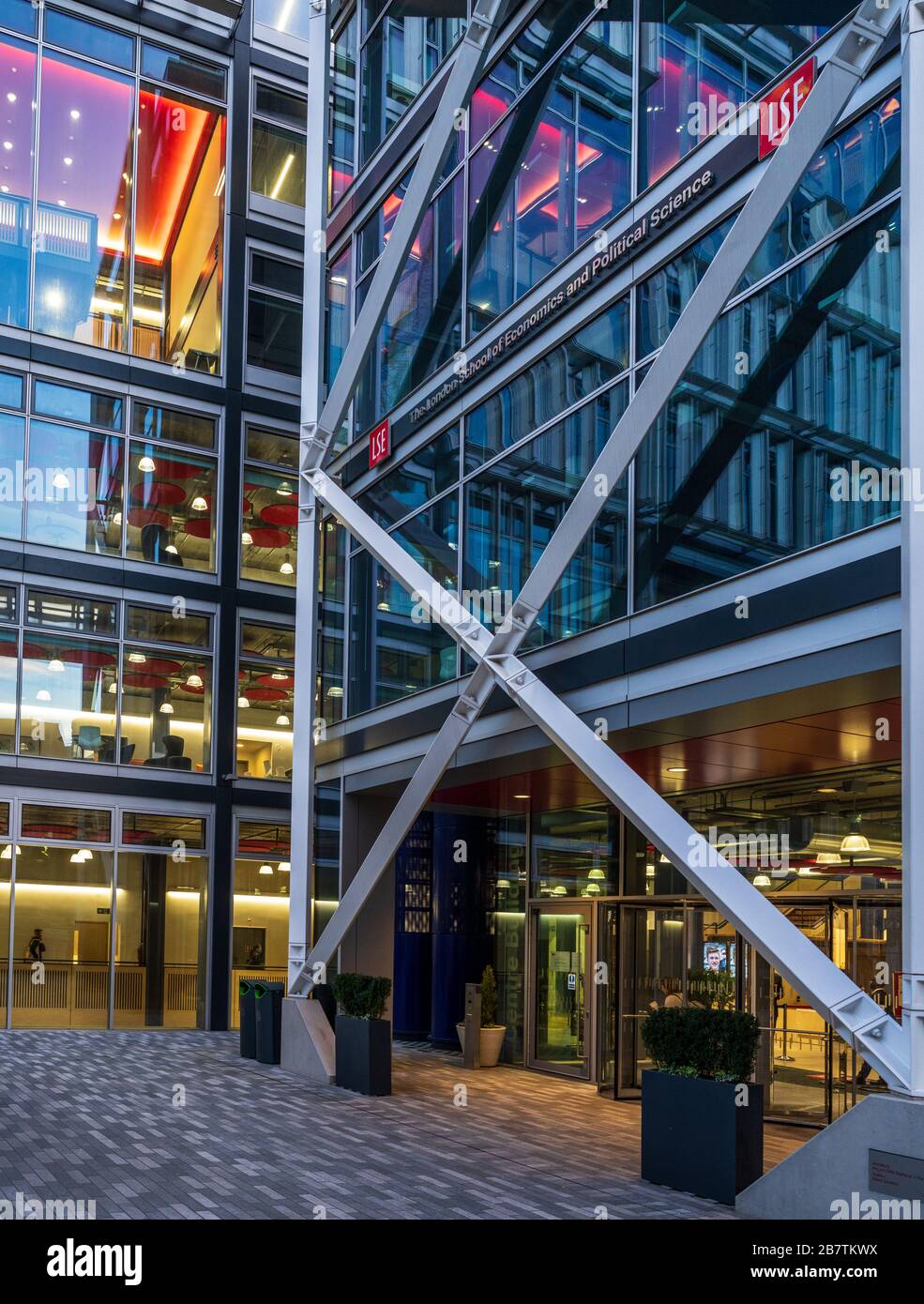 LSE London School of Economics Center Building (CBG), terminé en 2019, architectes Roger Stirk Harbour + Partenaires. Banque D'Images