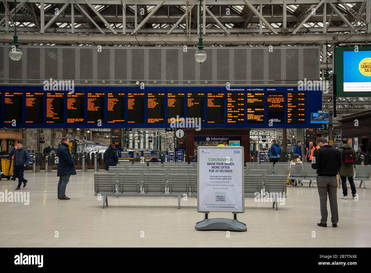 Une gare centrale vide de Glasgow à l'heure de pointe pendant l'éclosion de Coronavirus. Banque D'Images