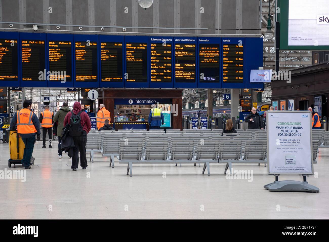 Une gare centrale vide de Glasgow à l'heure de pointe pendant l'éclosion de Coronavirus. Banque D'Images