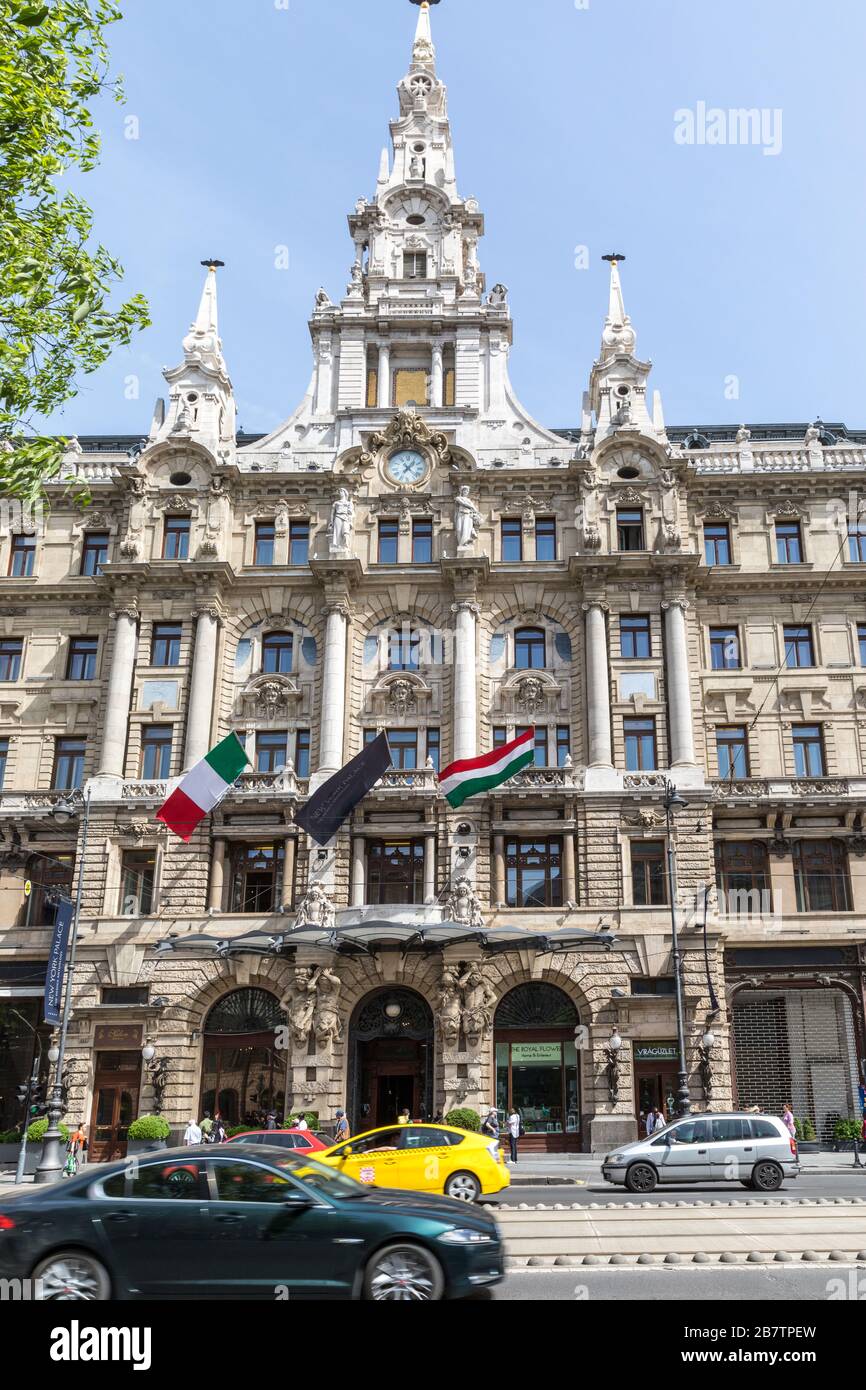 Budapest, Hongrie – 26 avril 2019 : le Boscolo Budapest Hotel, anciennement le New York Palace, un hôtel de luxe sur le Grand Boulevard de Budapest, Hungar Banque D'Images