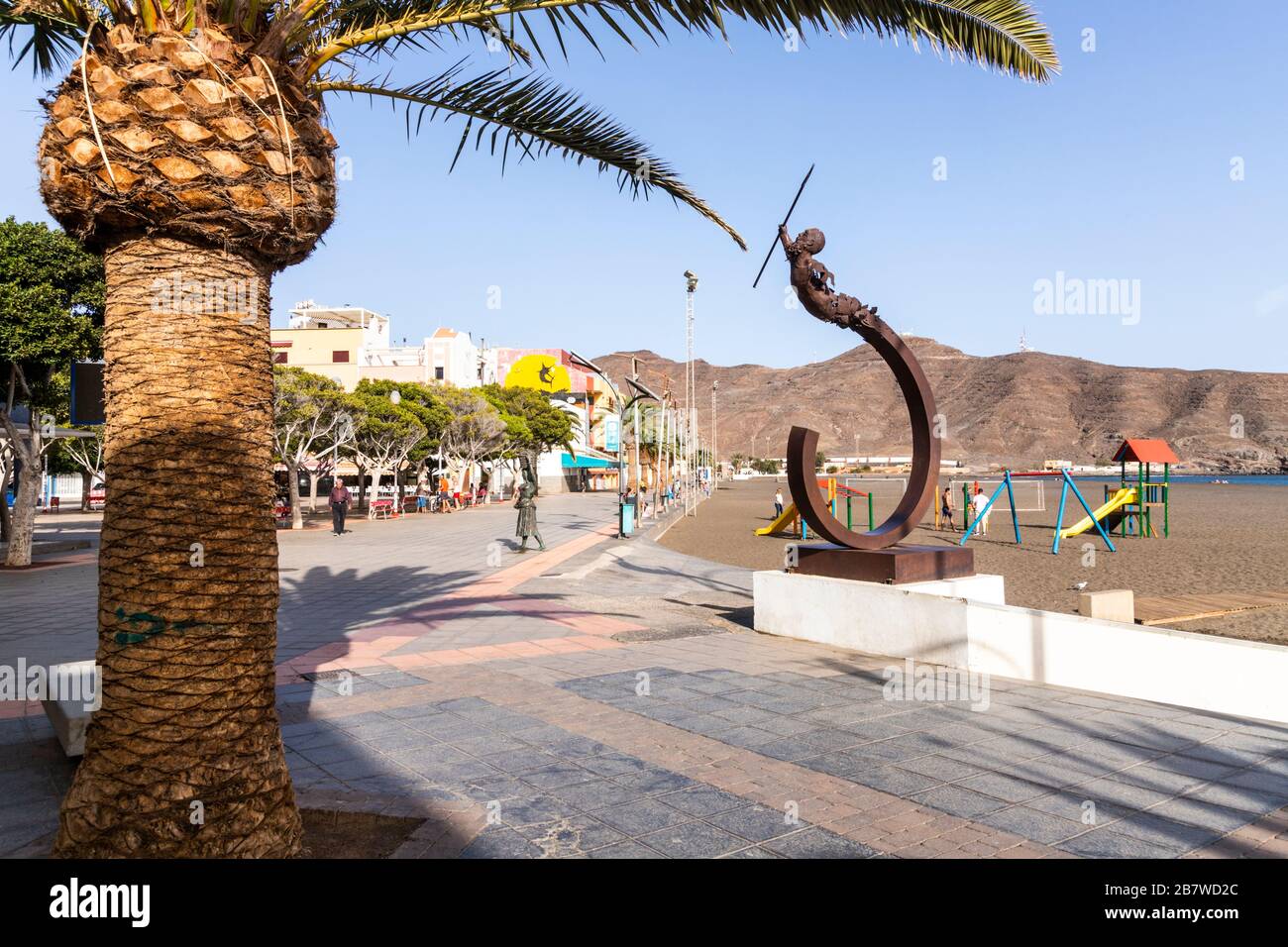 Une sculpture de Neptune? Sur le front de mer de Gran Tarajal, sur la côte est de l'île des Canaries de Fuerteventura Banque D'Images