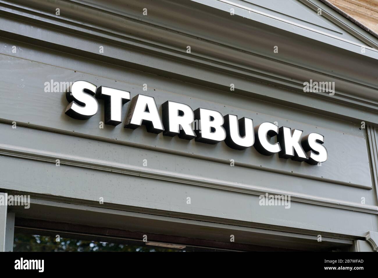 Bordeaux , Aquitaine / France - 10 30 2019 : Starbucks café logo Sign Corporation boutique American café marque chaîne de magasins de Seattle Banque D'Images