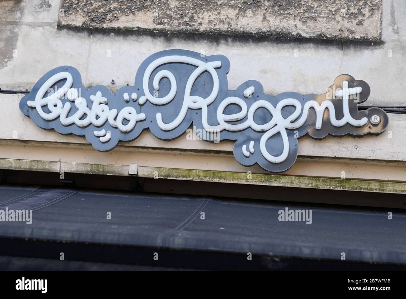 Bordeaux , Aquitaine / France - 01 22 2020 : bistro restaurant regent French Bar logo de la boutique sur le mur du bâtiment Banque D'Images